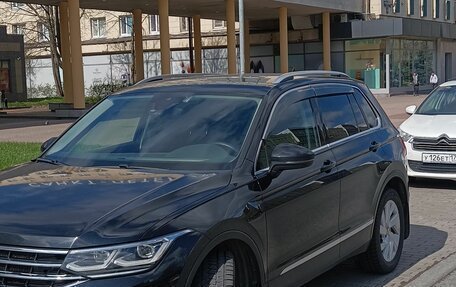 Volkswagen Tiguan II, 2021 год, 3 065 000 рублей, 5 фотография