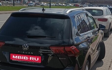 Volkswagen Tiguan II, 2021 год, 3 065 000 рублей, 2 фотография