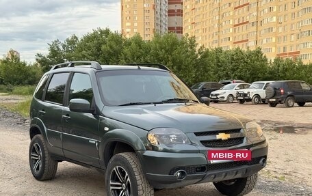 Chevrolet Niva I рестайлинг, 2012 год, 600 000 рублей, 3 фотография
