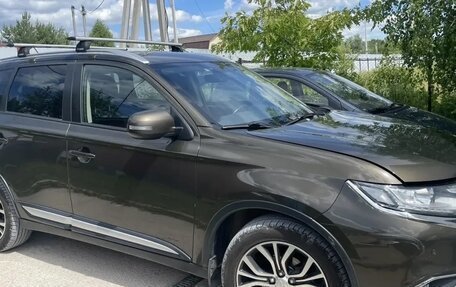 Mitsubishi Outlander III рестайлинг 3, 2016 год, 1 200 000 рублей, 5 фотография