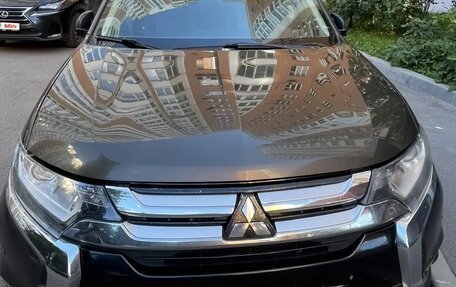 Mitsubishi Outlander III рестайлинг 3, 2016 год, 1 200 000 рублей, 4 фотография