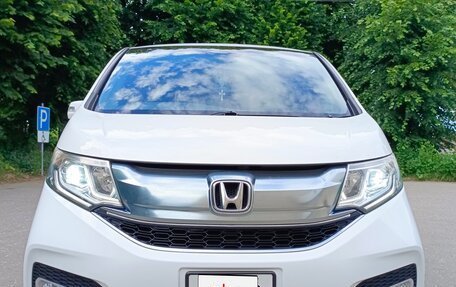 Honda Stepwgn IV, 2016 год, 1 950 000 рублей, 2 фотография