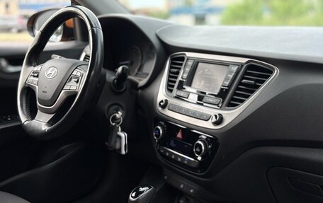 Hyundai Solaris II рестайлинг, 2017 год, 1 290 000 рублей, 19 фотография