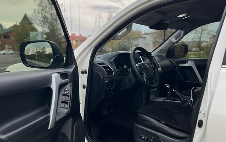 Toyota Land Cruiser Prado 150 рестайлинг 2, 2018 год, 4 750 000 рублей, 12 фотография
