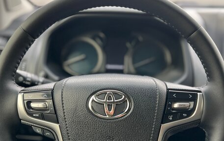 Toyota Land Cruiser Prado 150 рестайлинг 2, 2018 год, 4 750 000 рублей, 14 фотография
