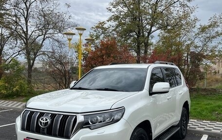 Toyota Land Cruiser Prado 150 рестайлинг 2, 2018 год, 4 750 000 рублей, 2 фотография