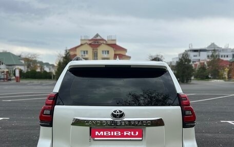 Toyota Land Cruiser Prado 150 рестайлинг 2, 2018 год, 4 750 000 рублей, 11 фотография
