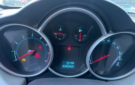 Chevrolet Cruze II, 2011 год, 700 000 рублей, 6 фотография