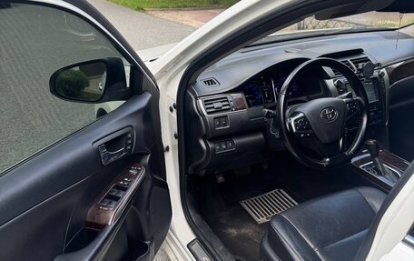 Toyota Camry, 2016 год, 1 600 000 рублей, 11 фотография