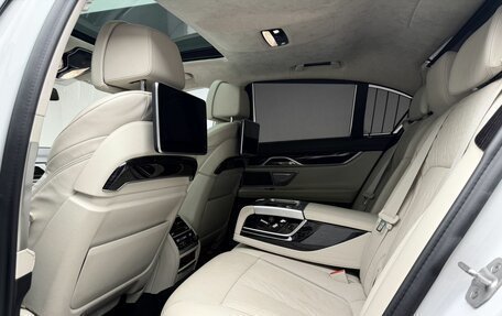 BMW 7 серия, 2017 год, 3 398 000 рублей, 13 фотография