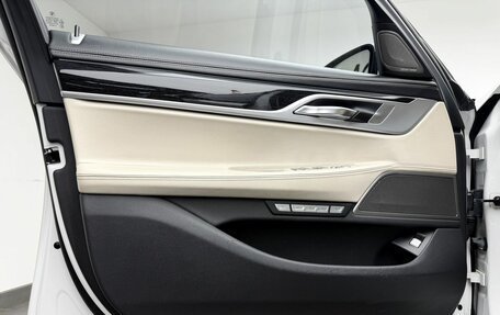 BMW 7 серия, 2017 год, 3 398 000 рублей, 11 фотография