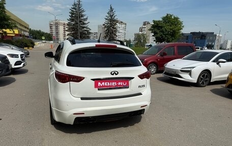 Infiniti FX II, 2011 год, 2 300 000 рублей, 12 фотография