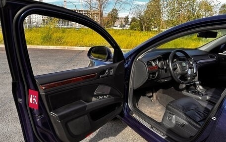 Skoda Superb III рестайлинг, 2009 год, 1 100 000 рублей, 14 фотография