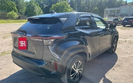 Toyota Yaris Cross, 2022 год, 1 690 000 рублей, 5 фотография