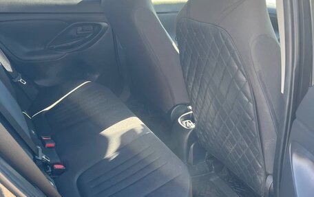 Toyota Yaris Cross, 2022 год, 1 690 000 рублей, 16 фотография