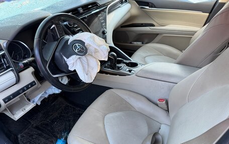 Toyota Camry, 2019 год, 1 300 000 рублей, 8 фотография