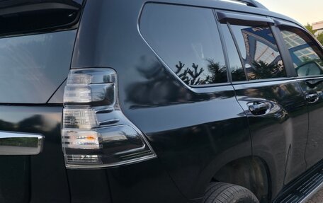 Toyota Land Cruiser Prado 150 рестайлинг 2, 2016 год, 4 000 000 рублей, 1 фотография