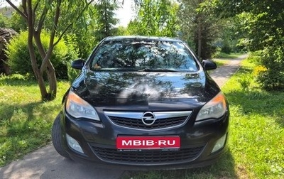Opel Astra J, 2011 год, 740 000 рублей, 1 фотография