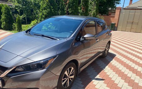 Nissan Leaf II, 2019 год, 1 490 000 рублей, 2 фотография