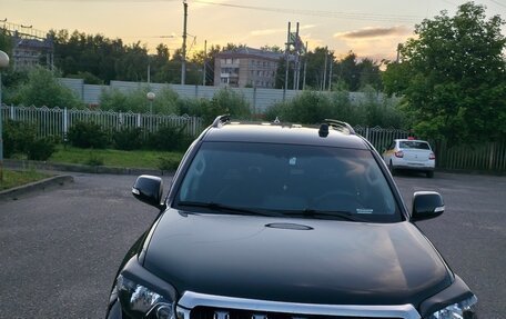 Toyota Land Cruiser Prado 150 рестайлинг 2, 2016 год, 4 000 000 рублей, 3 фотография