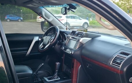 Toyota Land Cruiser Prado 150 рестайлинг 2, 2016 год, 4 000 000 рублей, 6 фотография