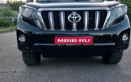 Toyota Land Cruiser Prado 150 рестайлинг 2, 2016 год, 4 000 000 рублей, 2 фотография