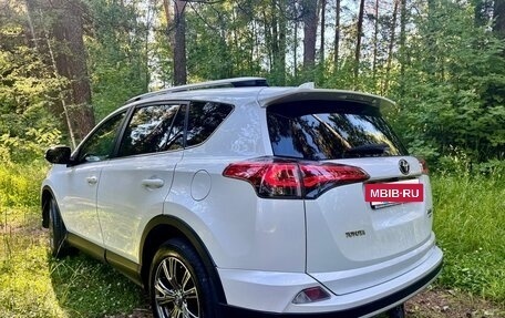 Toyota RAV4, 2018 год, 2 450 000 рублей, 2 фотография