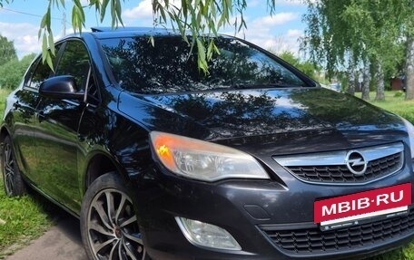 Opel Astra J, 2011 год, 740 000 рублей, 2 фотография