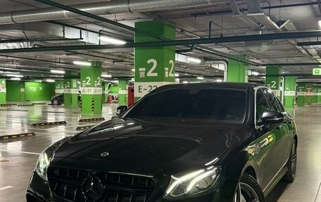 Mercedes-Benz E-Класс, 2018 год, 3 250 000 рублей, 1 фотография