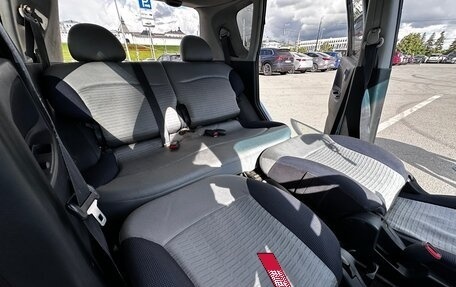 Mitsubishi Colt VI рестайлинг, 2002 год, 190 000 рублей, 10 фотография
