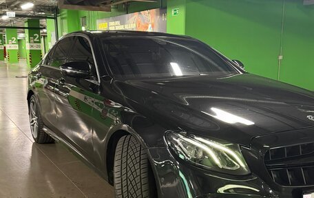 Mercedes-Benz E-Класс, 2018 год, 3 250 000 рублей, 2 фотография