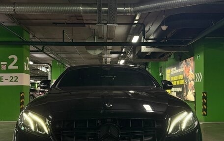 Mercedes-Benz E-Класс, 2018 год, 3 250 000 рублей, 3 фотография