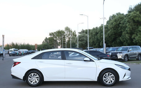 Hyundai Elantra, 2022 год, 2 050 000 рублей, 4 фотография