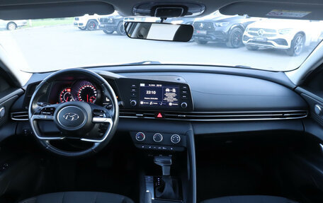 Hyundai Elantra, 2022 год, 2 050 000 рублей, 13 фотография