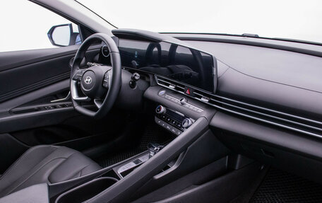 Hyundai Elantra, 2023 год, 2 340 000 рублей, 10 фотография