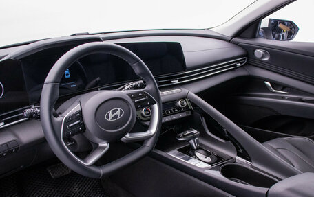 Hyundai Elantra, 2023 год, 2 340 000 рублей, 11 фотография