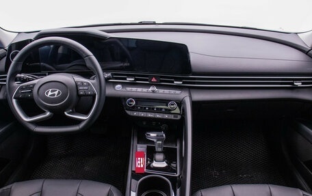 Hyundai Elantra, 2023 год, 2 340 000 рублей, 14 фотография