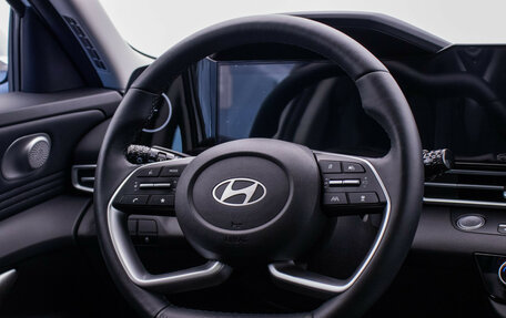 Hyundai Elantra, 2023 год, 2 340 000 рублей, 16 фотография