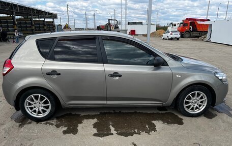 KIA cee'd I рестайлинг, 2010 год, 600 000 рублей, 3 фотография