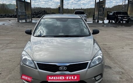 KIA cee'd I рестайлинг, 2010 год, 600 000 рублей, 2 фотография