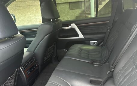 Toyota Land Cruiser 200, 2020 год, 9 000 000 рублей, 7 фотография