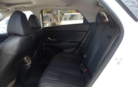 Hyundai Elantra, 2024 год, 2 248 000 рублей, 9 фотография