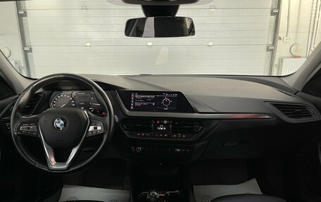 BMW 1 серия, 2019 год, 2 479 000 рублей, 10 фотография