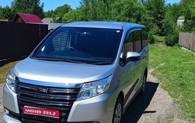 Toyota Noah III, 2017 год, 2 499 000 рублей, 1 фотография