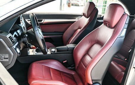 Mercedes-Benz E-Класс, 2010 год, 2 500 000 рублей, 15 фотография