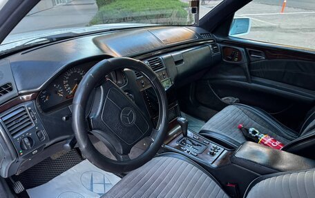 Mercedes-Benz E-Класс, 1997 год, 499 999 рублей, 5 фотография