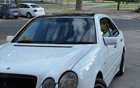 Mercedes-Benz E-Класс, 1997 год, 499 999 рублей, 8 фотография