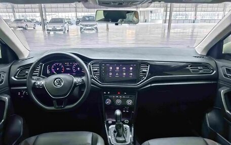 Volkswagen T-Roc I, 2023 год, 1 480 000 рублей, 8 фотография