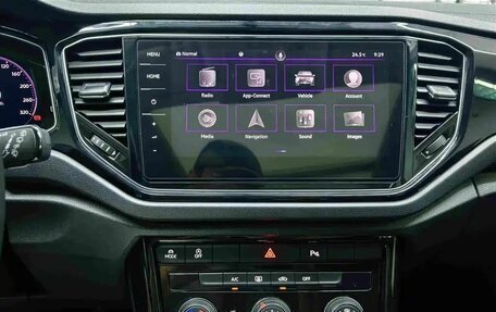 Volkswagen T-Roc I, 2023 год, 1 480 000 рублей, 11 фотография