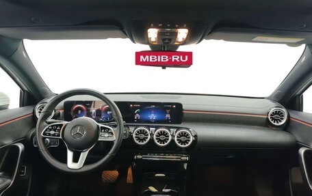 Mercedes-Benz A-Класс, 2023 год, 2 100 000 рублей, 10 фотография